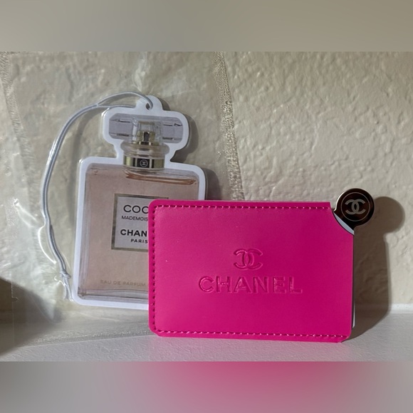 CHANEL Vibrant Pink Compact Mirror and Car Freshener NWOT - Picture 3 of 15